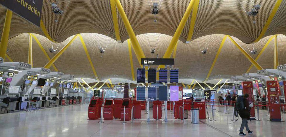 Pasillos del aeropuerto Adolfo Surez-Madrid Barajas