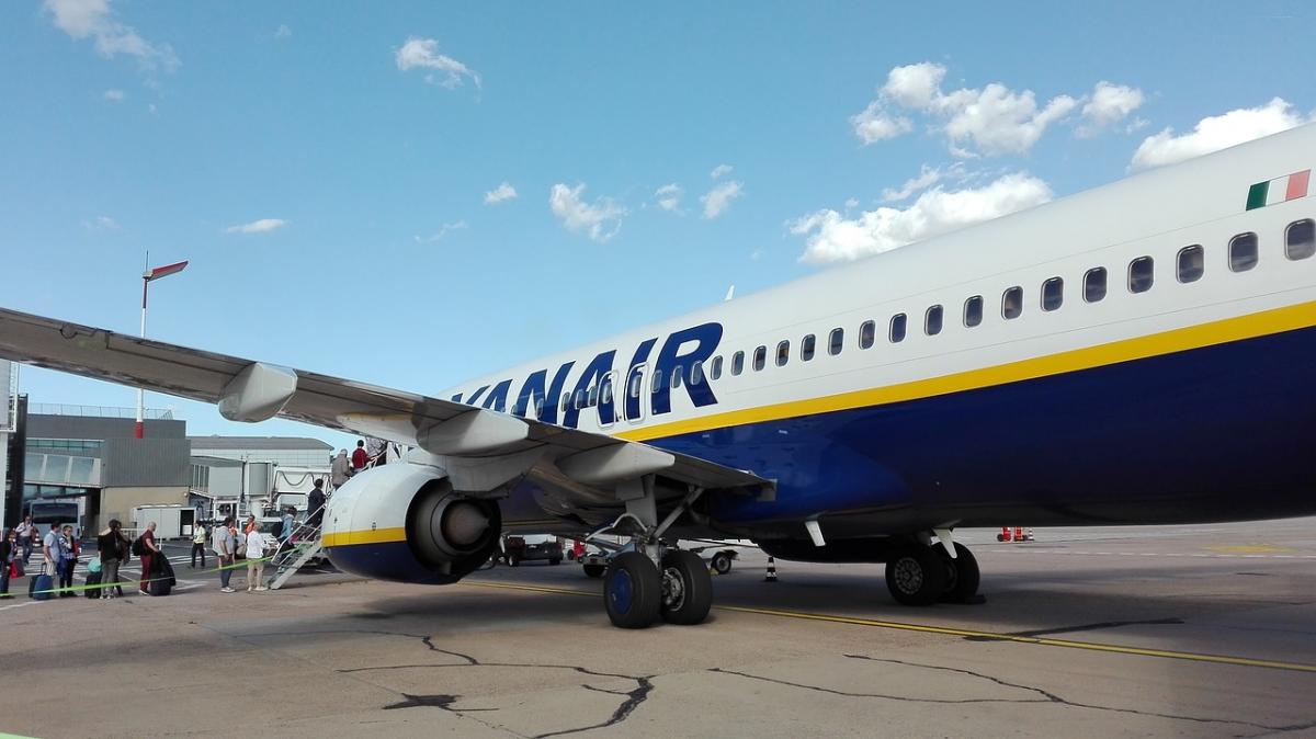 CCOO impulsa la paralizacin parcial de la actividad de empuje y remolque en Ryanair